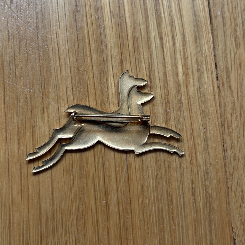 Vintage Gold Toned Running Greyhound Brooch - Picture 2 of 3